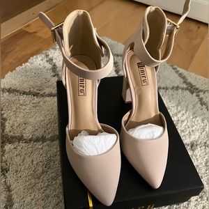 NEW IDIFU Nude pointed toe heels (in box)